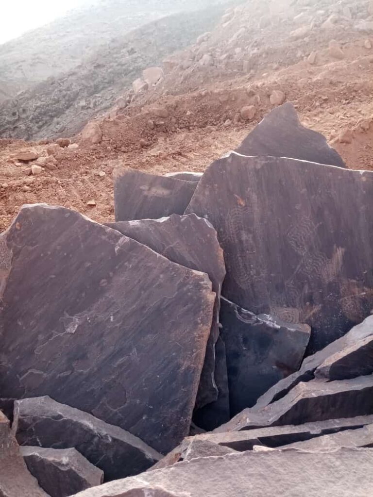 فروش سنگ لاشه قهوه ای