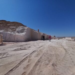 ✨ فروش یا معاوضه معدن مرمریت کرم صورتی – دهج کرمان