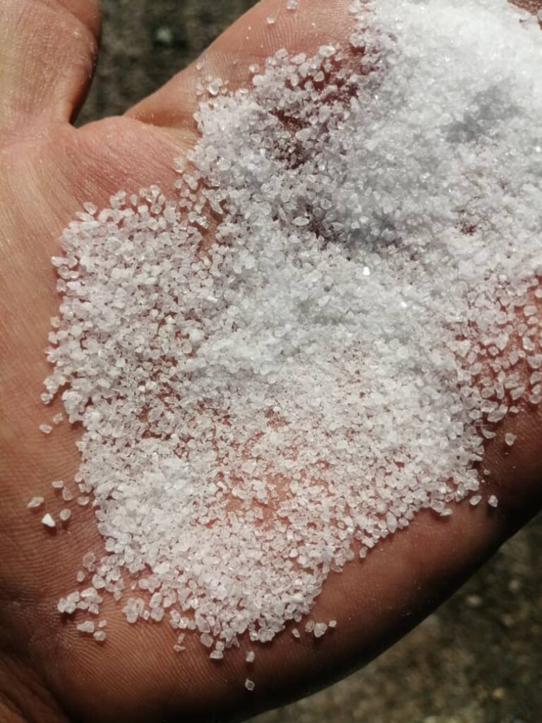 فروش انواع سنگ نمک معدنی