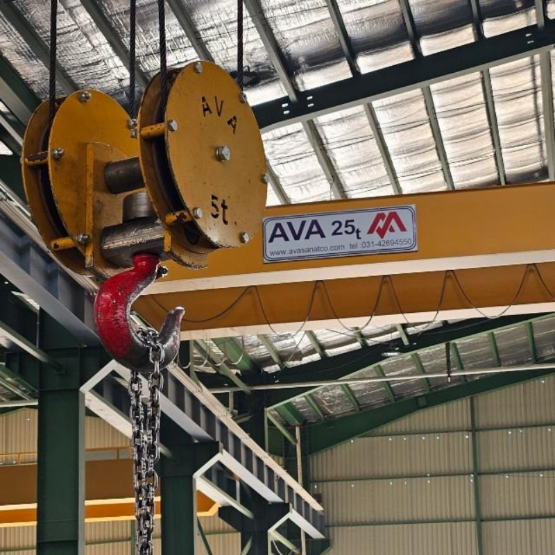 طراح و سازنده انواع جرثقیل های سقفی .دروازه ای و ستونی بازویی