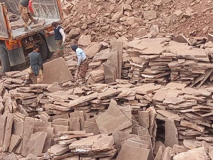 فروش سنگ لاشه قهوه ای