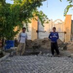 اجرای سنگ کوبیک برای محوطه سازی